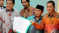 Koalisi Merah Putih menggulirkan rencana Hak Interpelasi kenaikan harga BBM, Jakarta, Senin (24/11/2014). (Liputan6.com/Andrian M Tunay)