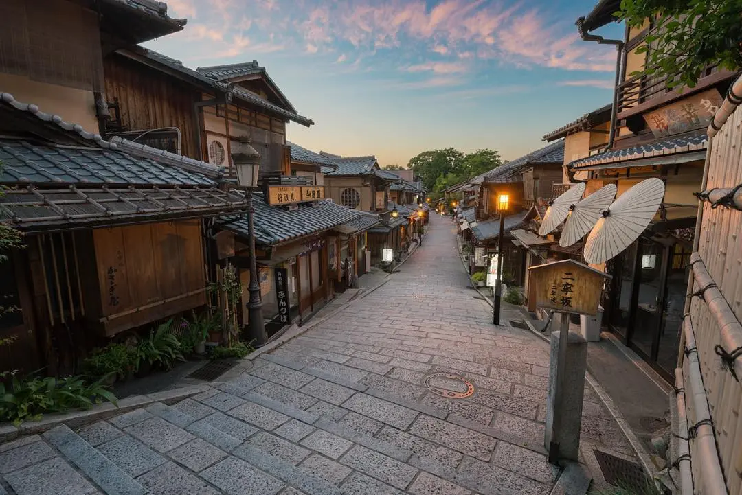 Ninenzaka, Kyoto, Jepang. (Sumber Foto: lestaylorphoto/Instagram)