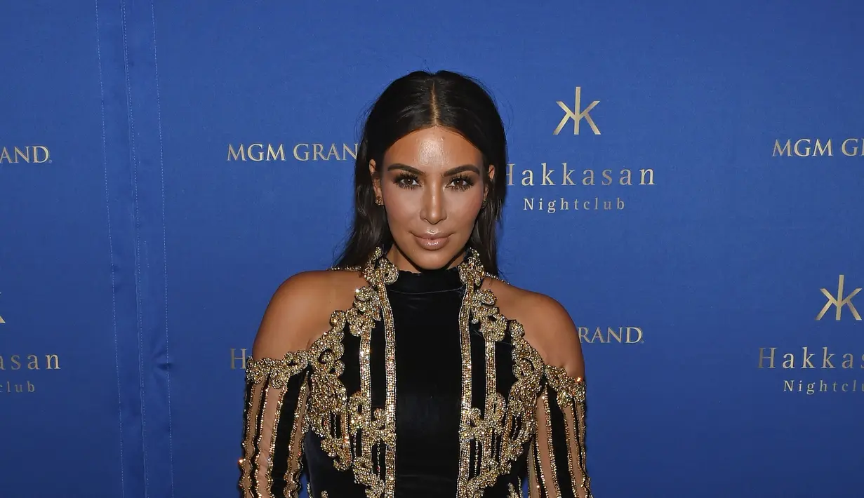 Terkait dengan kejadian yang menimpa Kim Kardashian 2 hari lalu, kabarnya saat ini Kim sudah meninggalkan Paris dengan kondisi yang lumayan buruk. Meski tak mengalami luka fisik, namun jiwa Kim cukup terganggu. (AFP/Bintang.com)