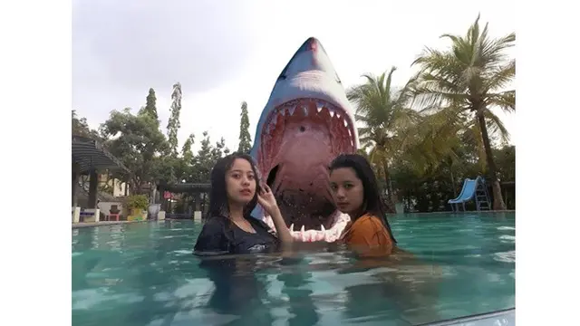 Minta Cowok di Belangkangnya Dihilangkan, 6 Editan Foto Cewek Ini Kocak