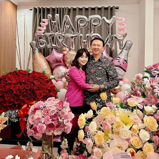 6 Potret Ulang Tahun Puput Nastiti Istri Ahok, Dihadiri Ayahnya yang Polisi