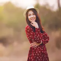 3 Fashion Item Klasik yang Siap Bikin Kamu Tampil Beda, Siap-Siap Jadi Pusat Perhatian