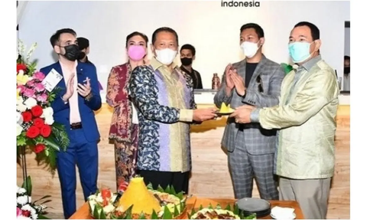 Acara peresmian 'Restoran Melayang' Lounge in The Sky. (Sumber: Instagram/darmamh)