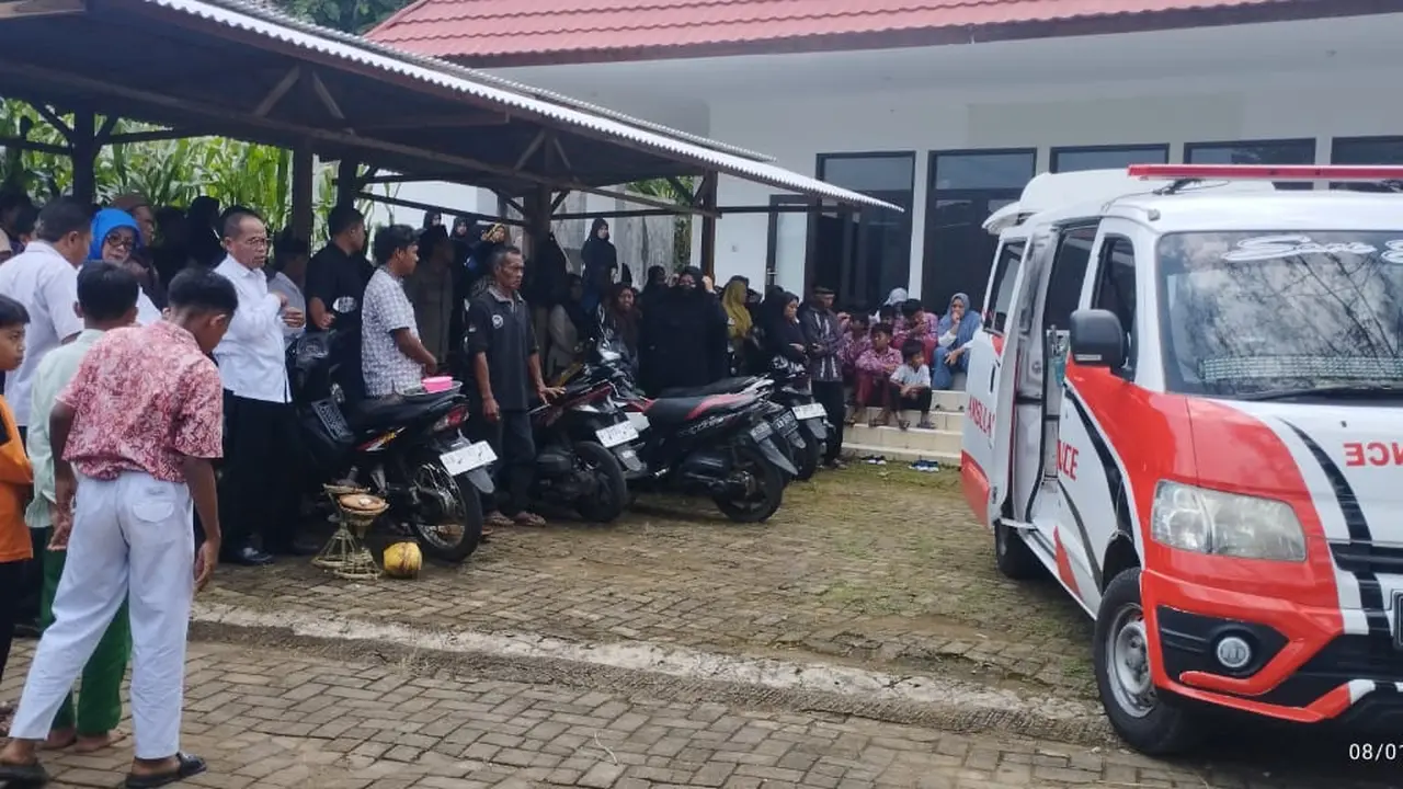 Almarhum Reza saat dirawat di Puskemas Panggang II