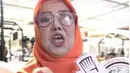 <p>Sisca Soewitomo, menerima plakat di acara Road to World Halal Chef Competition 2023. (Foto: Instagram/@sisca.soewitomo)</p>