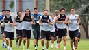 Mantan Kapten Liverpool dan Timnas Inggris, Steven Gerrard, memulai petualangannya bersama klub anggota MLS, LA Galaxy, dengan mengikuti sesi latihan perdana di Carson, California, AS. Rabu (8/7/2015) pagi WIB. (AFP PHOTO/Frederic J. Brown)