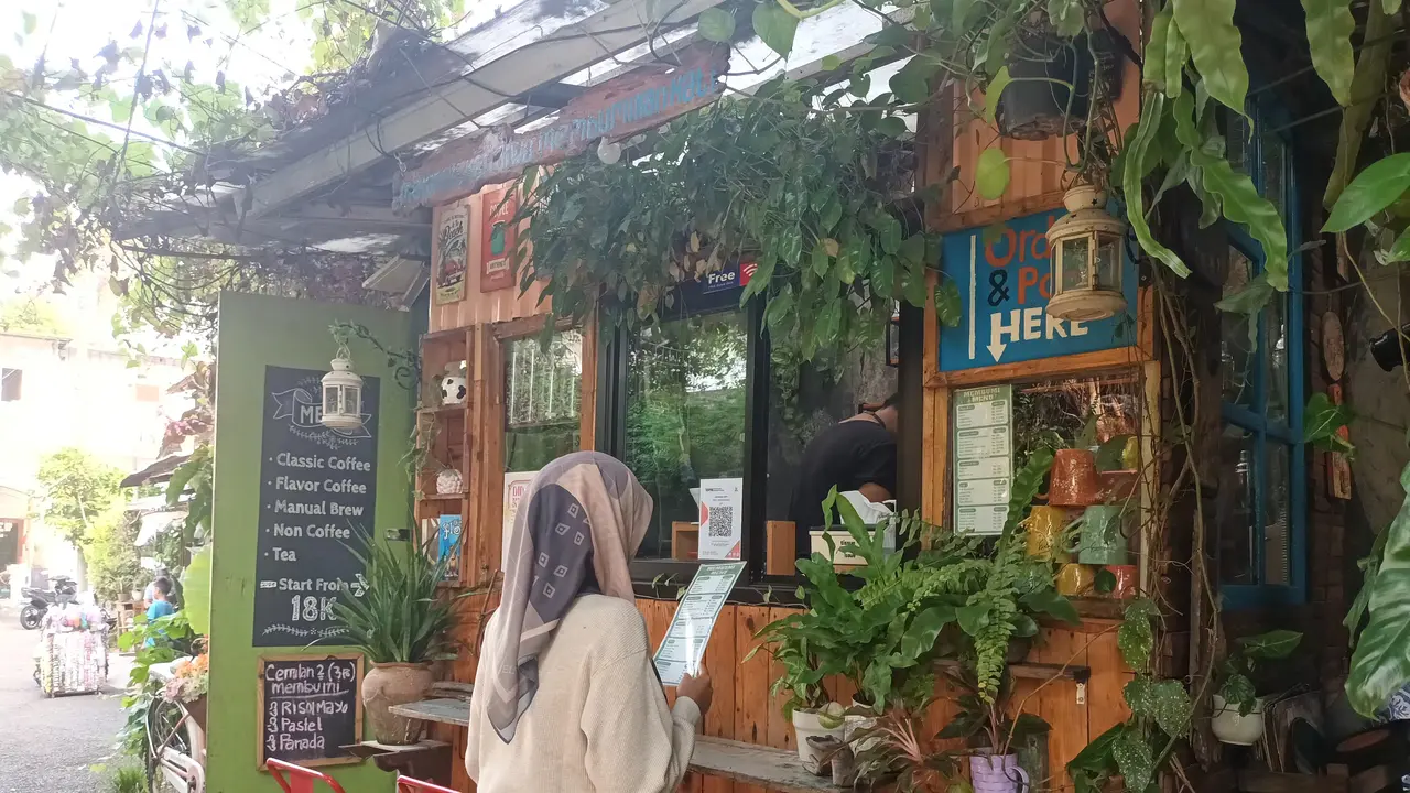 Slow Bar Cafe