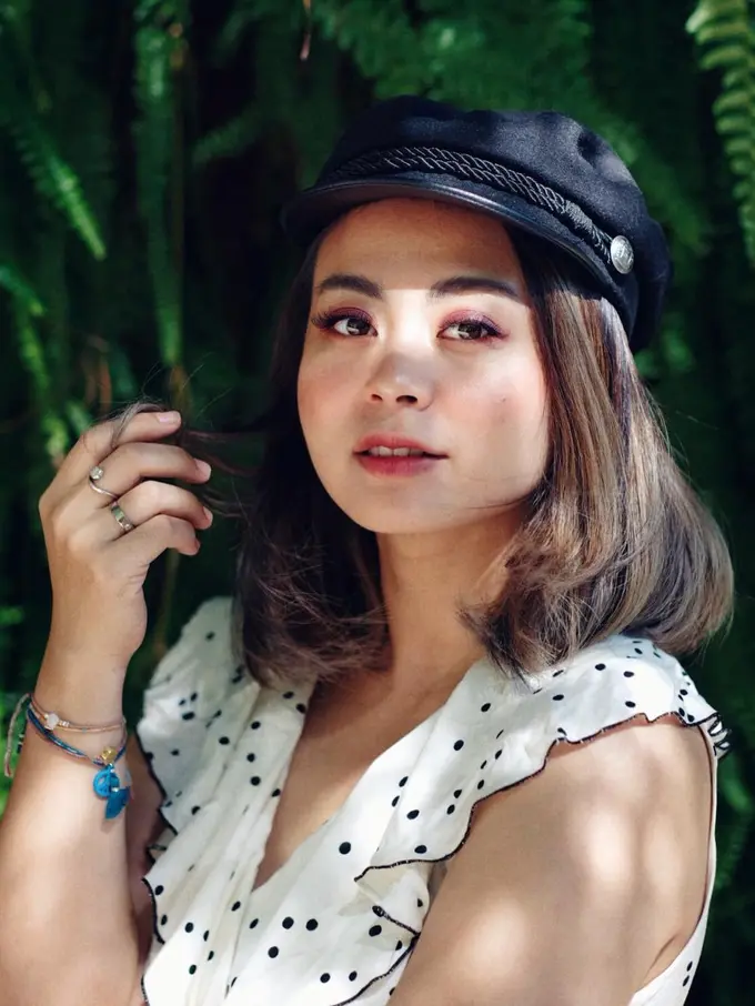 Alodita dengan riasan yang memukau