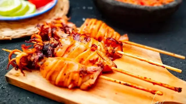 Resep sate cumi lada hitam. (dok. Cookpad @fransiska_arie)