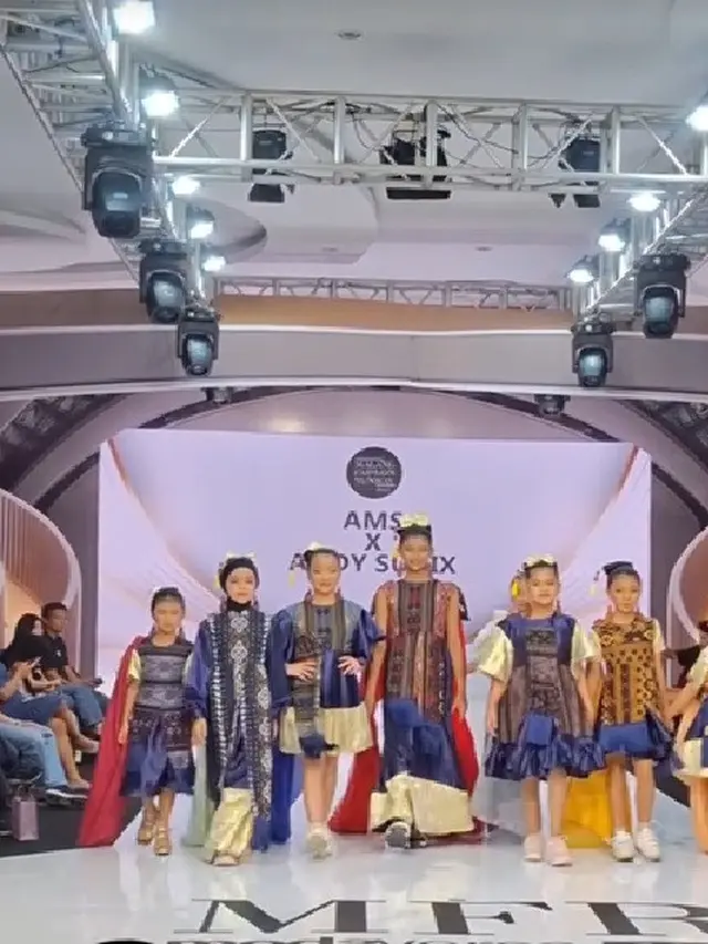 Saat Desainer Surabaya Meramu Adibusana Bercita Rasa Tradisional di Panggung Malang Fashion Runway 2025