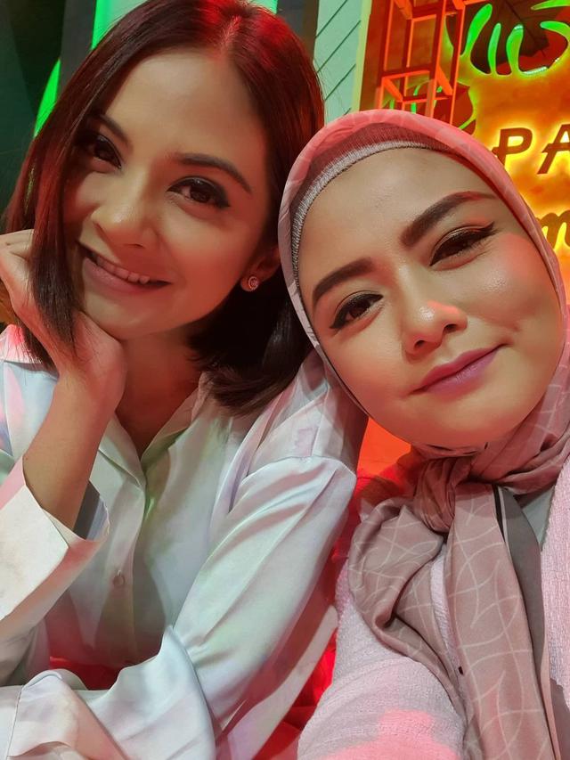 Bersahabat 16 Tahun, Ini 6 Potret Kebersamaan Tika dan Tiwi Eks T2 yang Kompak