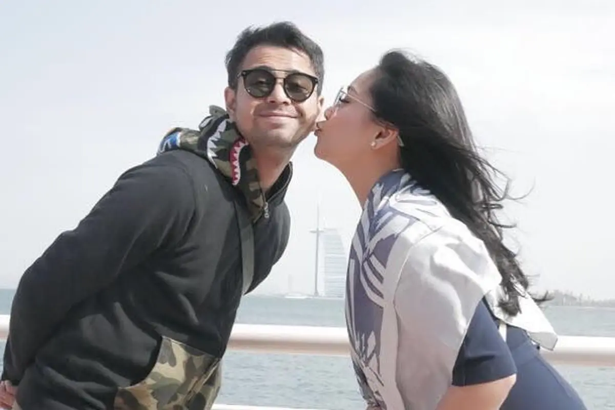 [Bintang] 8 Potret Liburan Raffi Ahmad dan Nagita Slavina di Dubai