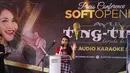 Penyanyi dangdut Ayu Ting Ting membuka tempat karaoke di kawasan Kelapa Gading, Jakarta Utara dan diberinama Ayu Ting Ting Karaoke Keluarga. (Adrian Putra/Bintang.com)