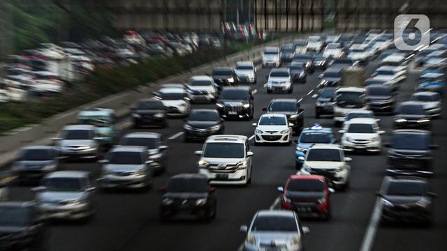 Kepadatan Arus Balik Lebaran Idul Fitri 2023 di Tol Jagorawi