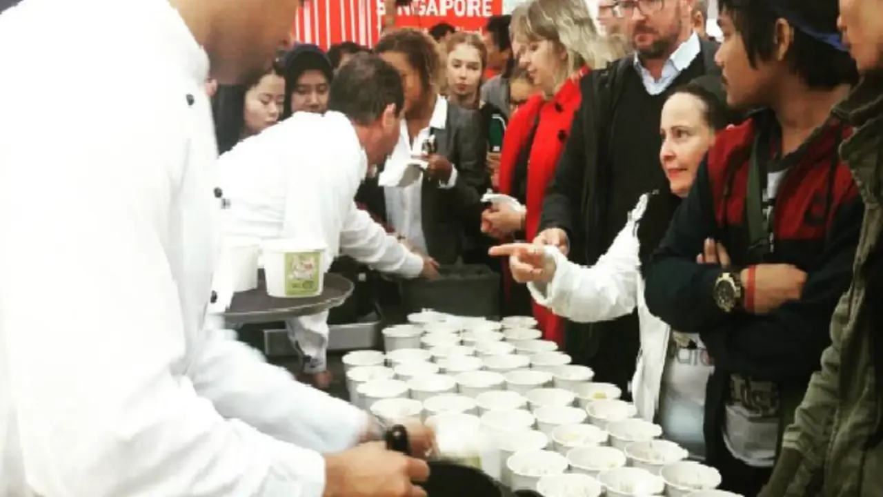 Badan Ekonomi Kreatif (Bekraf) berupaya memasarkan soto di berbagai event internasional. 