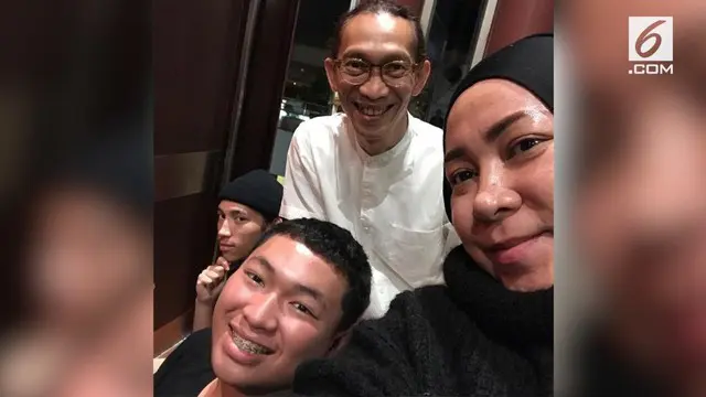 VIDEO: Tangisan Melly Goeslaw Sebelum Berangkat ke Palestina