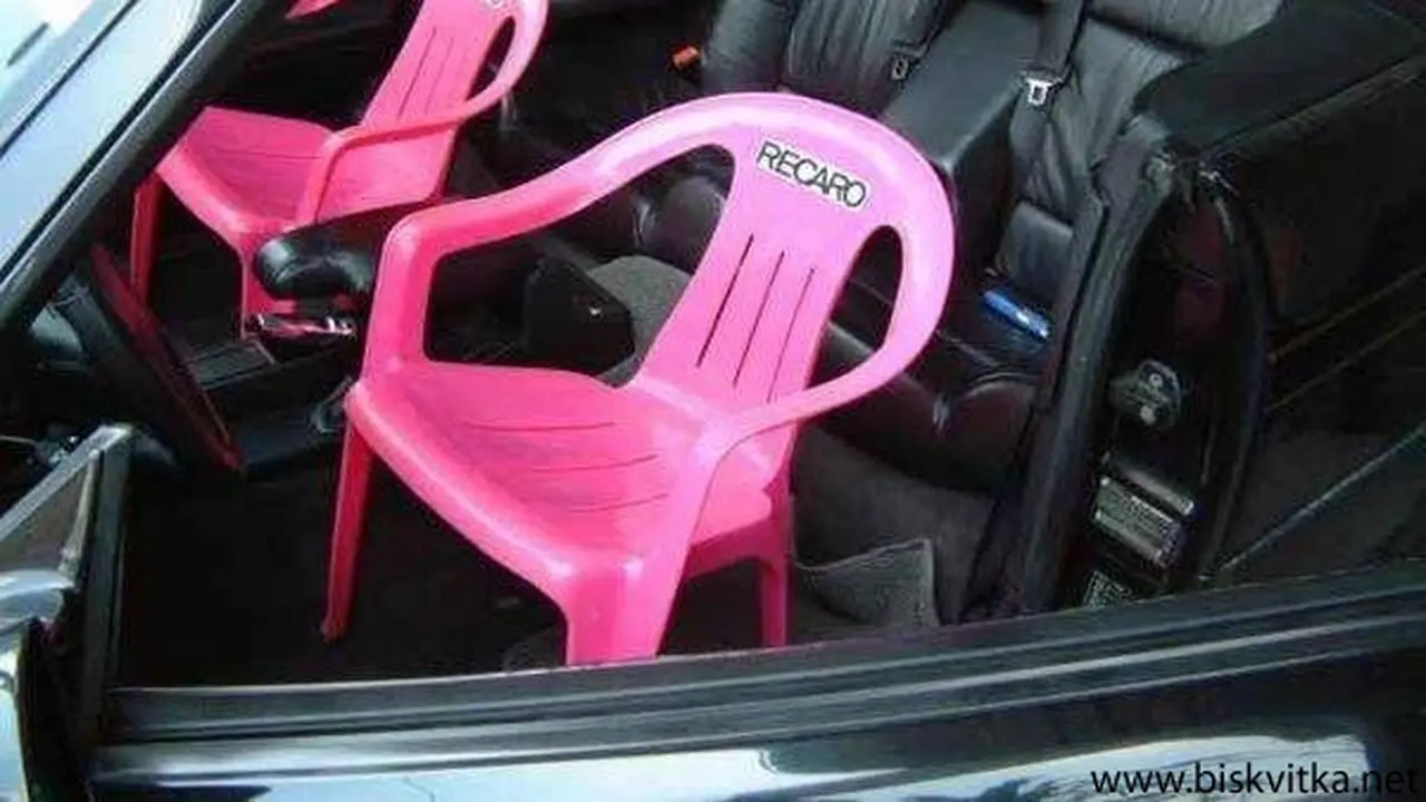 Tak Ada Jok Mobil, Kursi Pun Jadi