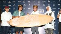 Menteri Pemuda dan Olahraga Republik Indonesia (Menpora RI) Zainudin Amali resmi membuka liga selancar paling bergengsi di dunia World Surfing League (WSL) Championship Tour 2022