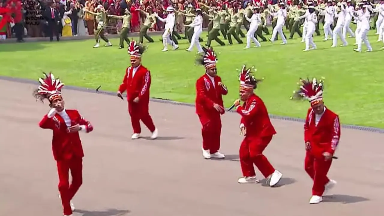 Grup Musik M.A.C Tanah Papua turut menyemarakkan perayaan Hari Ulang Tahun (HUT) ke-78 Republik Indonesia di Halaman Istana Merdeka Jakarta, Kamis 17 Agustus 2023.