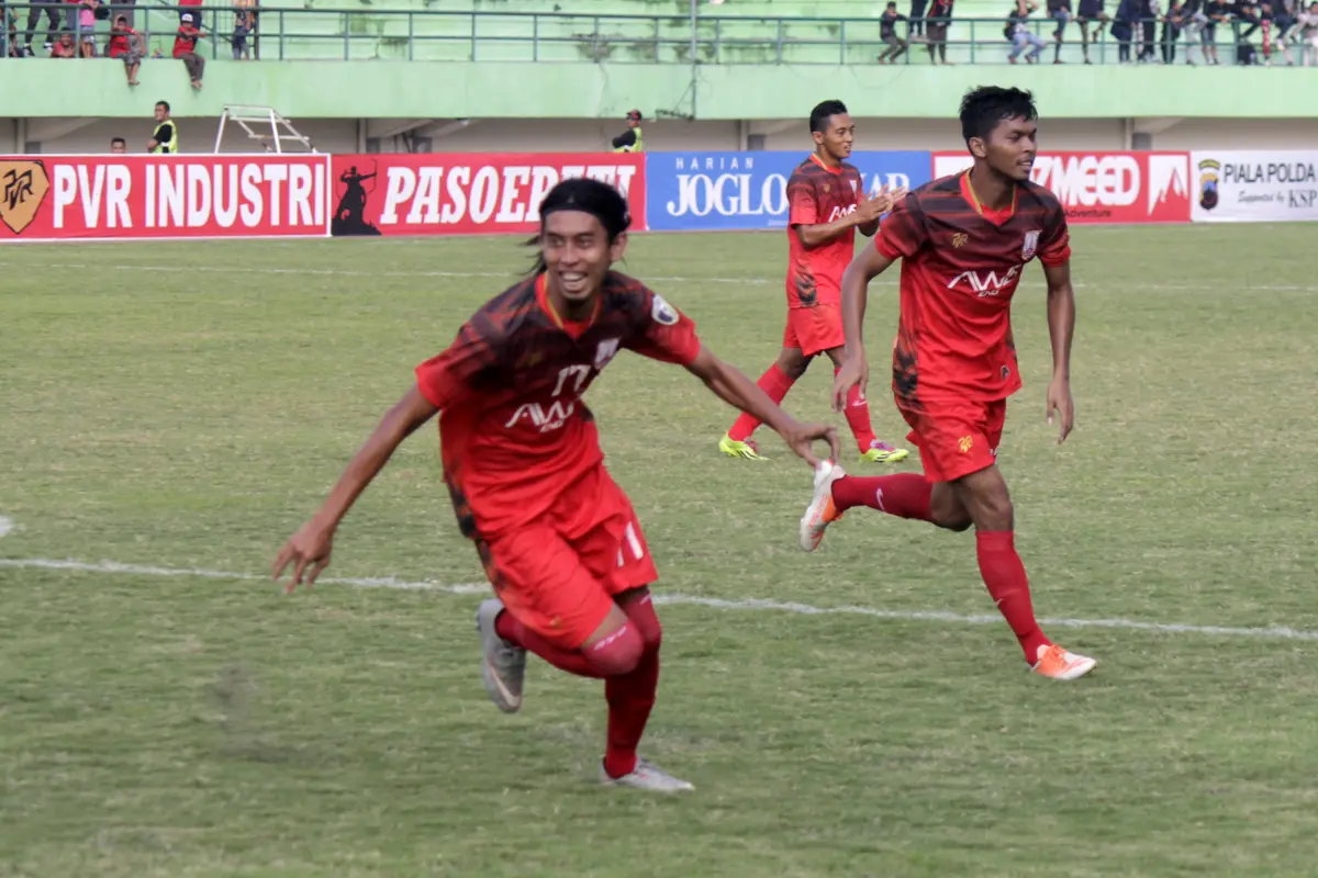 Persis Solo
