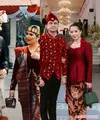 Di HUT ke-81 RI, Nagita Slavina, Nisya Ahmad, dan Annisa Pohan melengkapi kebaya dengan tas lokal Vone World bernuansa quiet luxury (@agusyudhoyono @raffiahmad1717)