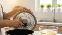 Cara Membersihkan Kerak Rice Cooker Sampai Kinclong Tanpa Ribet