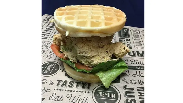 6 Potret Kombinasi Sandwich Ini Nyeleneh, Bikin Geleng Kepala
