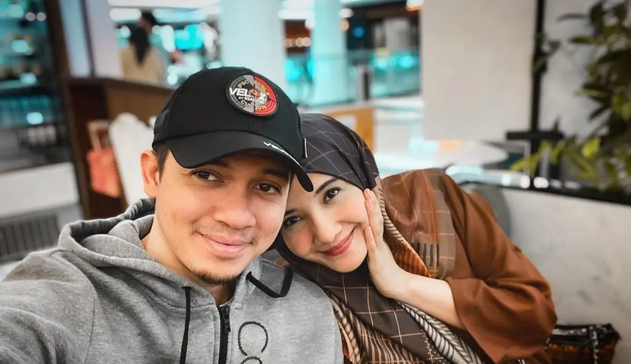 Zaskia Sungkar dan Irwansyah (Instagram/irwansyah_15)