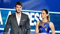 Liam Hemsworth: Jennifer Lawrence Adalah Cahaya dalam Kegelapan