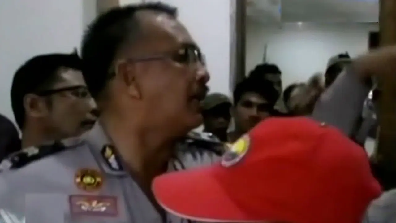 (Lip6 Malam) Adu-Jotos