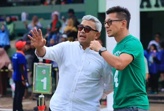 Wali Kota Bandung Muhammad Farhan memberikan dukungan bagi para peserta turnamen sepak bola putri usia dini MilkLife Soccer Challenge - Bandung 2025. Farhan berharap para putri Bandung juga dapat meniti jenjang karir di dunia sepak bola melalui sistem kompetisi berjenjang./Ist