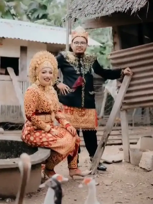 Pasangan Ini Foto Prewedding di Kandang Bebek dan Sapi, 6 Hasilnya Tetap Estetik