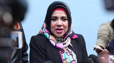Dhawiya Terjerat Narkoba Fitria Jaga Elvy Sukaesih News Entertainment Fimela Com