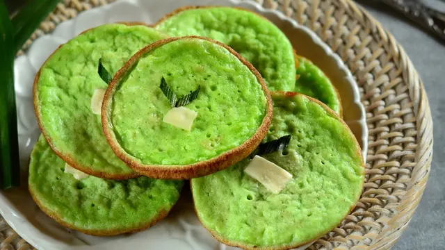 kue lumpur pandan hijau matcha