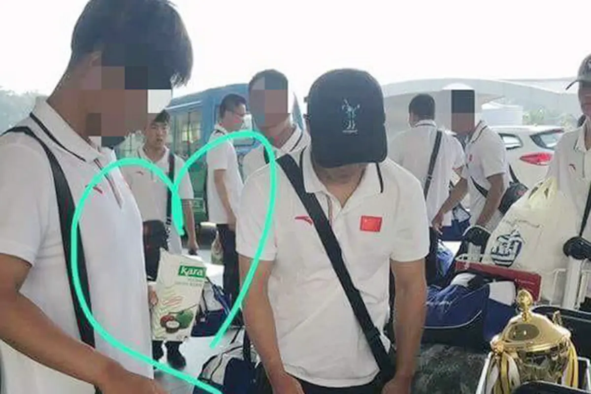 Dikira Air Kelapa, Kontingen Tiongkok Malah Minum Santan Kemasan