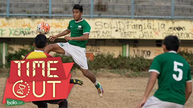 Kabar membanggakan datang dari dua pemain muda Indonesia, Hanif Abdurrauf Sjahbandi dan Bagas Adi Nugroho. Keduanya, sukses menembus klub Serie D Italia, Grosseto.