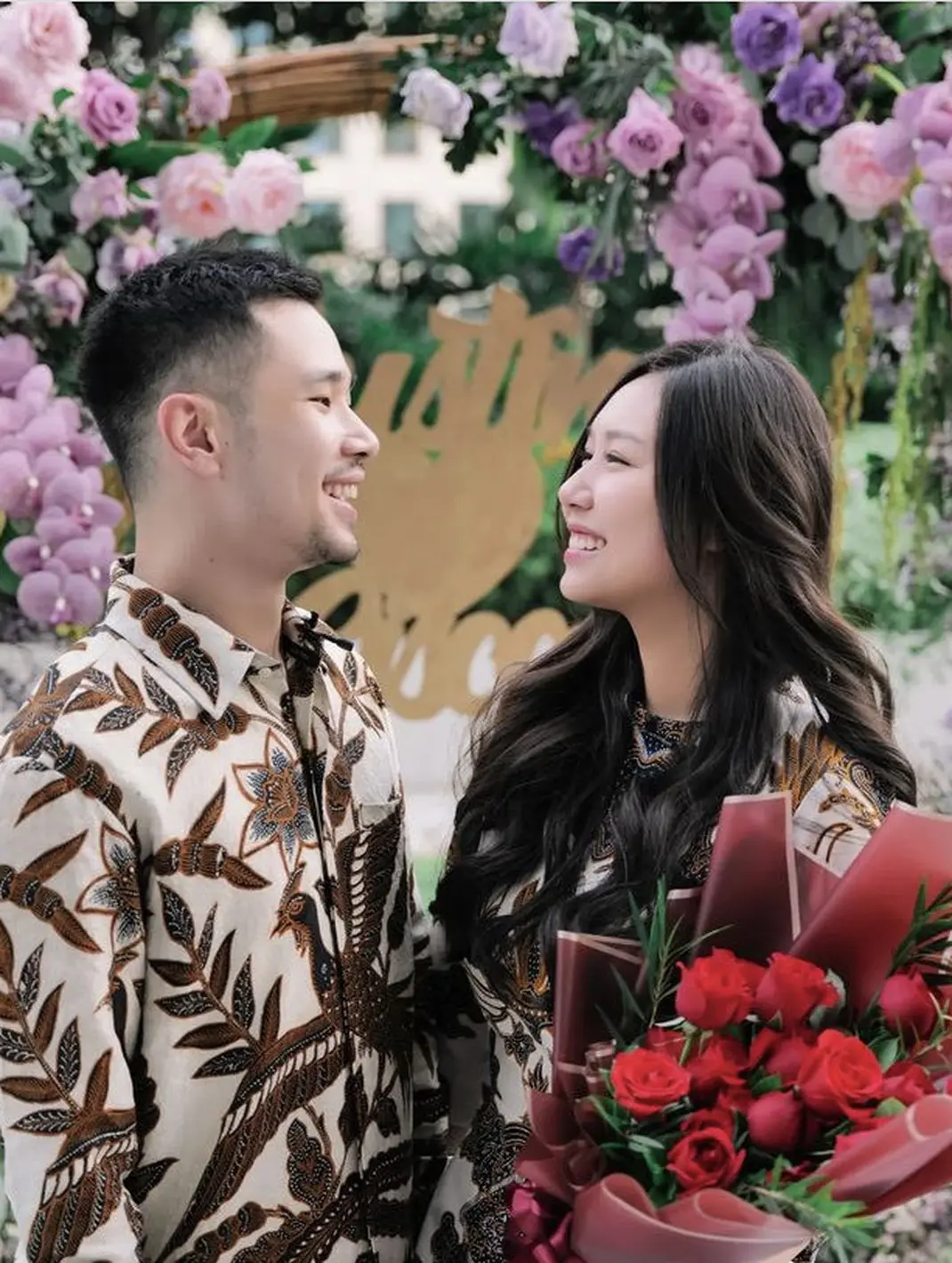 7 Potret Romantis Youtuber Jess No Limit Dan Sisca Kohl Saat Lamaran