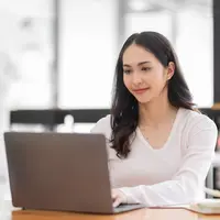 Ilustrasi fokus ketika sedang bekerja/copyright shutterstock/David Gyung