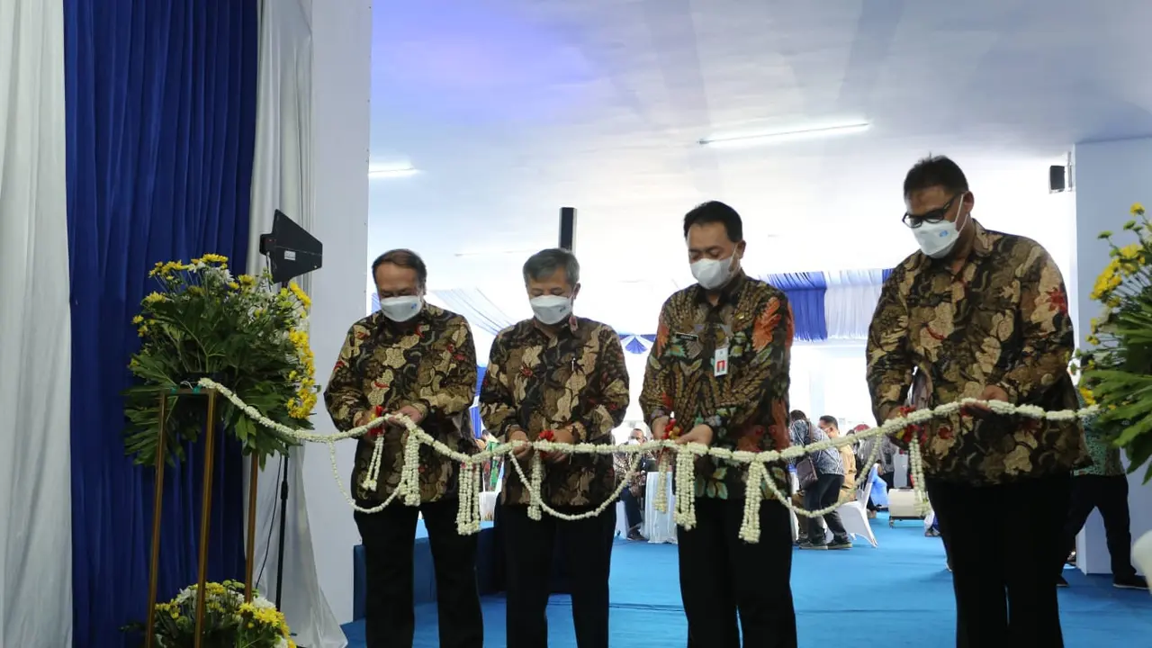 PT Surveyor Indonesia (Persero) meresmikan kantor baru, cabang Surabaya.