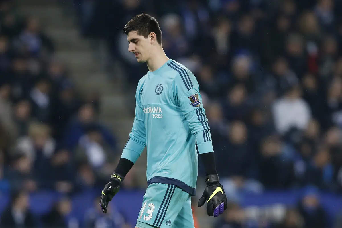Kiper Chelsea Thibaut Courtois