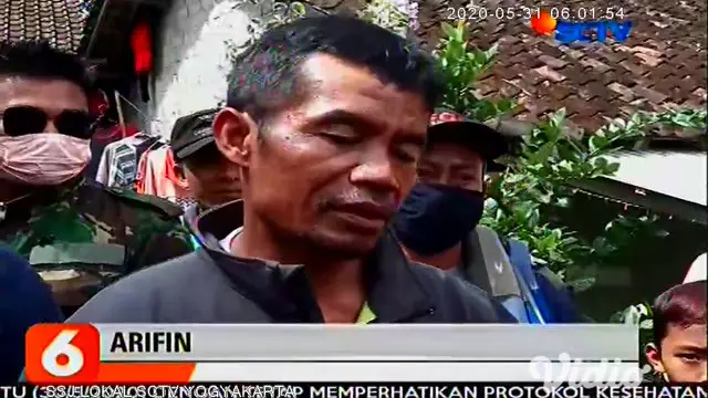 Penambang belerang yang hilang di danau kawah Ijen setelah ada gelombang air akhirnya ditemukan. Dia ditemukan mengambang sejauh 150 meter dari bibir danau. Tim SAR dan rekan penambang akhirnya berhasil menemukan dan mengevakuasi jenazah Andika (61).