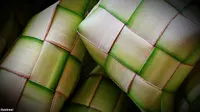 Sambut Lebaran Ketupat, Warga di Jember Gelar Pawai Pegon
