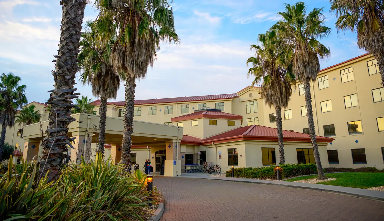 Fasilitas penginapan Westwind Inn yang akan menjadi lokasi karantina virus corona di Pangkalan Angkatan Udara Travis di California, 1 Februari 2020. Ratusan warga Amerika yang kembali dari China akan dikarantina selama 14 hari untuk dilakukan observasi. (Nicholas Pilch/U.S. Air Force via AP)