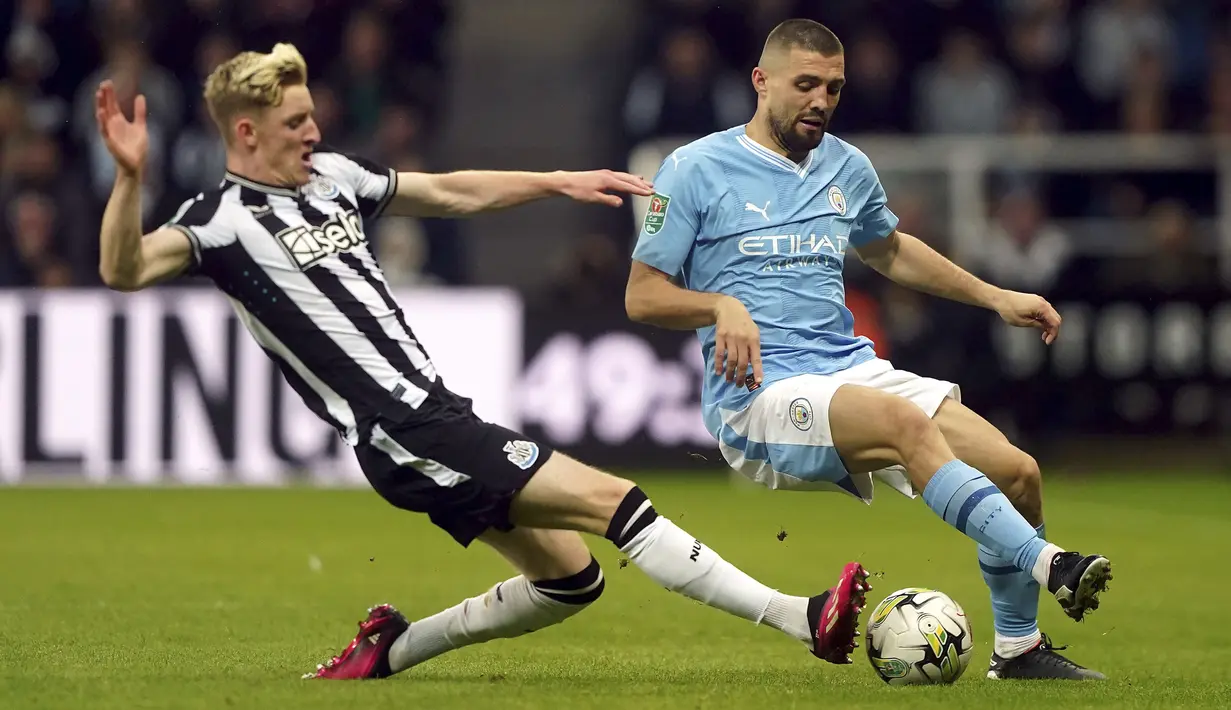Alexander Isak menjadi penentu keberhasilan The Magpies untuk mengalahkan Man City. (Owen Humphreys/PA via AP)