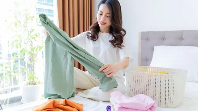 Tips Anti Bau Badan buat Perempuan yang Sering Berkendara dengan Motor