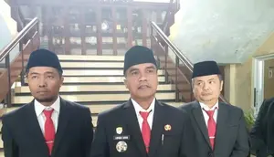 Sambut Prabowo di Bangkalan, Dagangan PKL Diborong Pemkab dan Dibagikan Gratis ke Warga