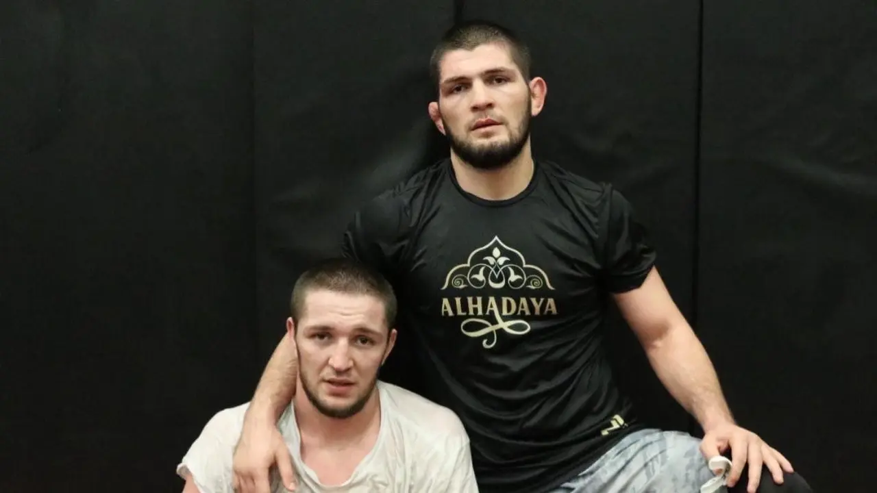 Saygid berpose bareng Khabib Nurmagomedov