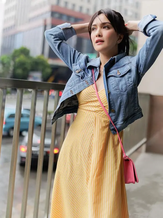 Shandy Aulia kenakan jeans (Instagram/shandyaulia)