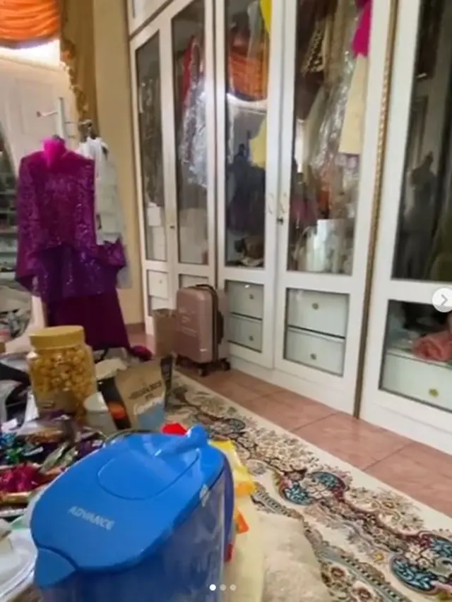 6 Potret Walk in Closet Inul Daratista, Penuh Koleksi Barang Mewah