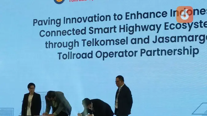 <p>Telkomsel Solution Day 2024, sebuah ajang memperkenalkan solusi digital Telkom dan Telkomsel kepada pelanggan sektor korporasi untuk mendukung transformasi digital (Liputan6.com/ Agustin Setyo Wardani).</p>